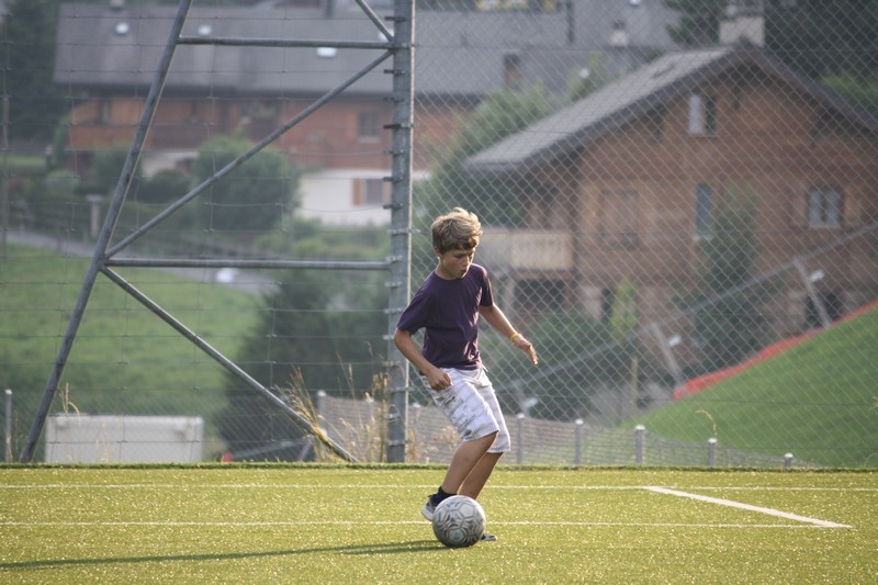 Village Camps International Summer Camp Leysin, Switzerland 2025-08-09 https://www.villagecamps.com/journals_admin/images/693-31-football (28).jpg